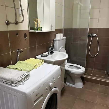 Dp Lux Obrenovac,sa Parkingom